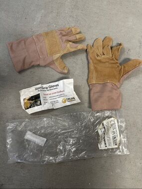 CamelBak Max Grip DWR Gloves in Desert Tan